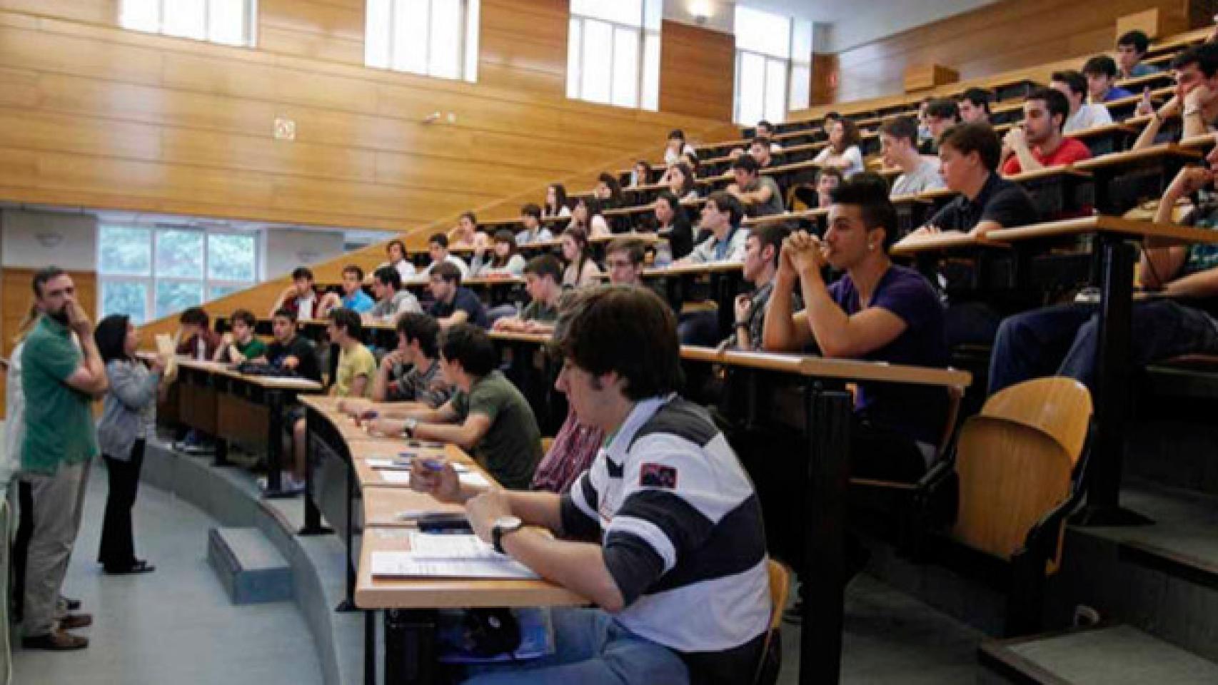 Alumnos en las pruebas de acceso a la Universidad