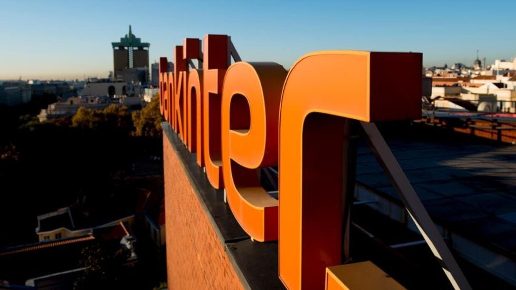 Logo de Bankinter en su sede principal de Madrid.