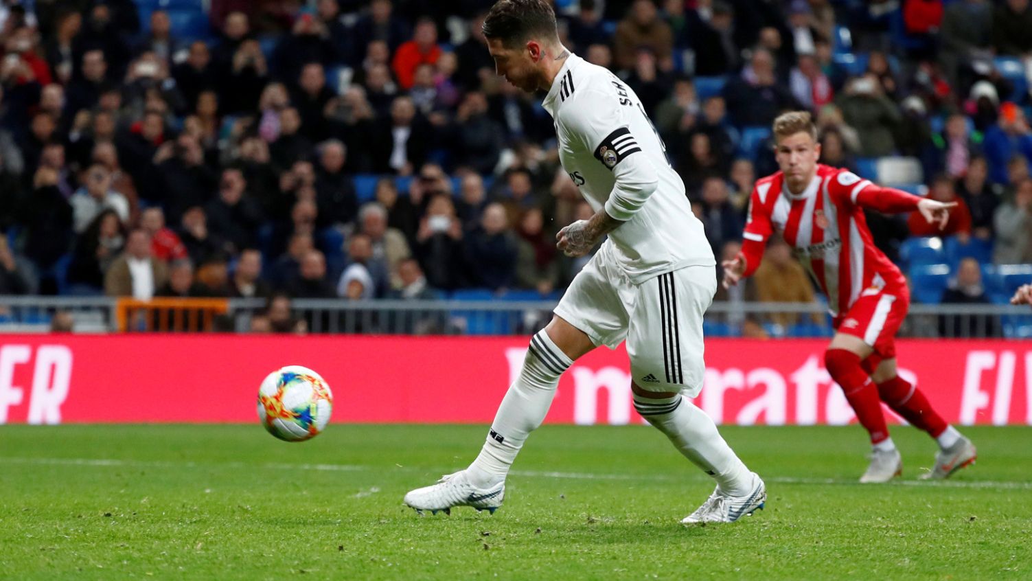Sergio Ramos adelanta al Real Madrid.