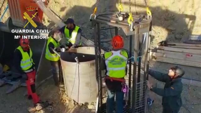 Los Tedax de la Guardia Civil trabajando en el rescate de Julen