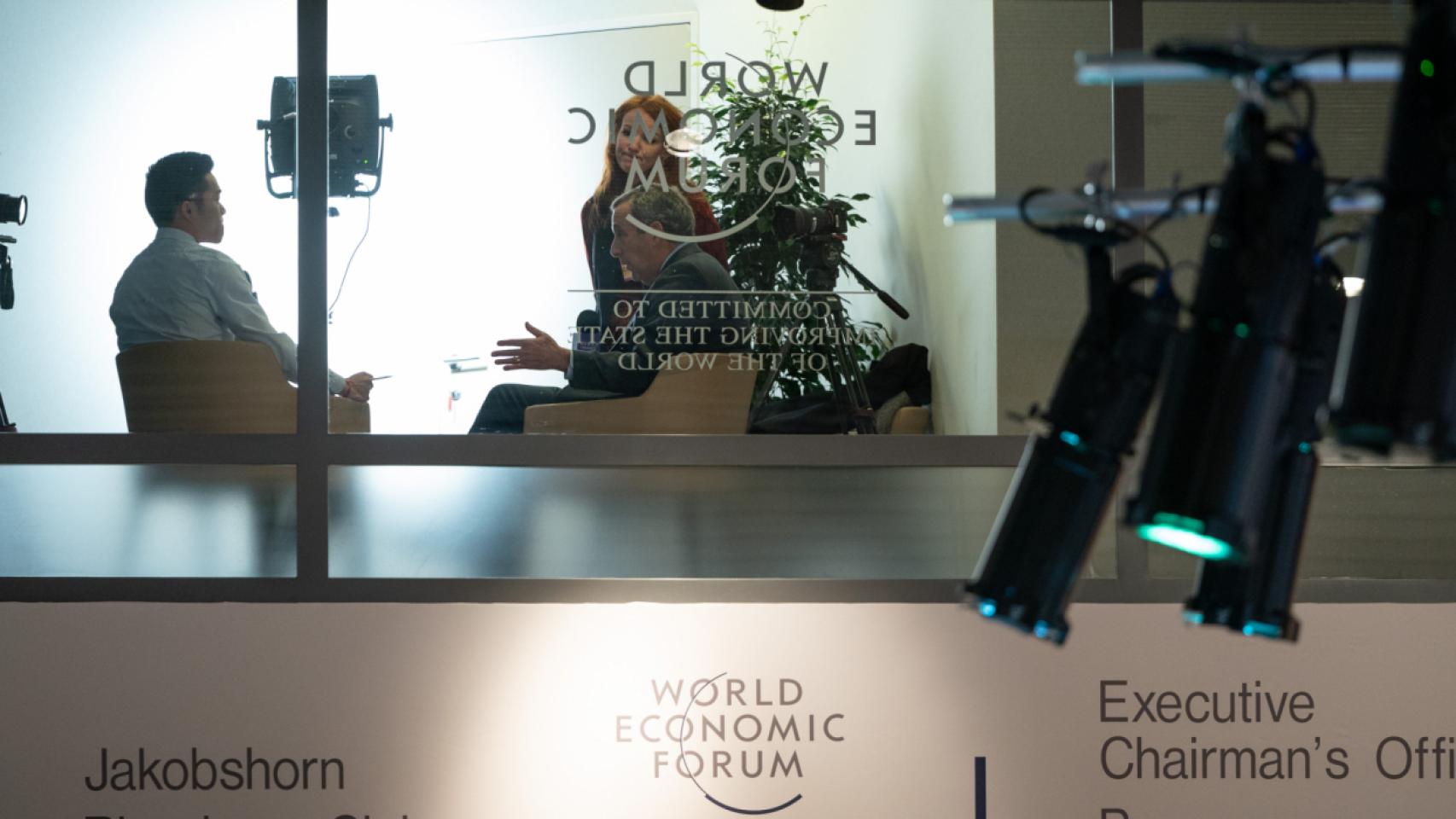 Uno de los platós desde los que se comenta el desarrollo del Foro de Davos.