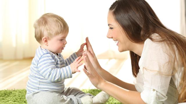 Estos son los mensajes que recibes si pones un anuncio para hacer de niñera