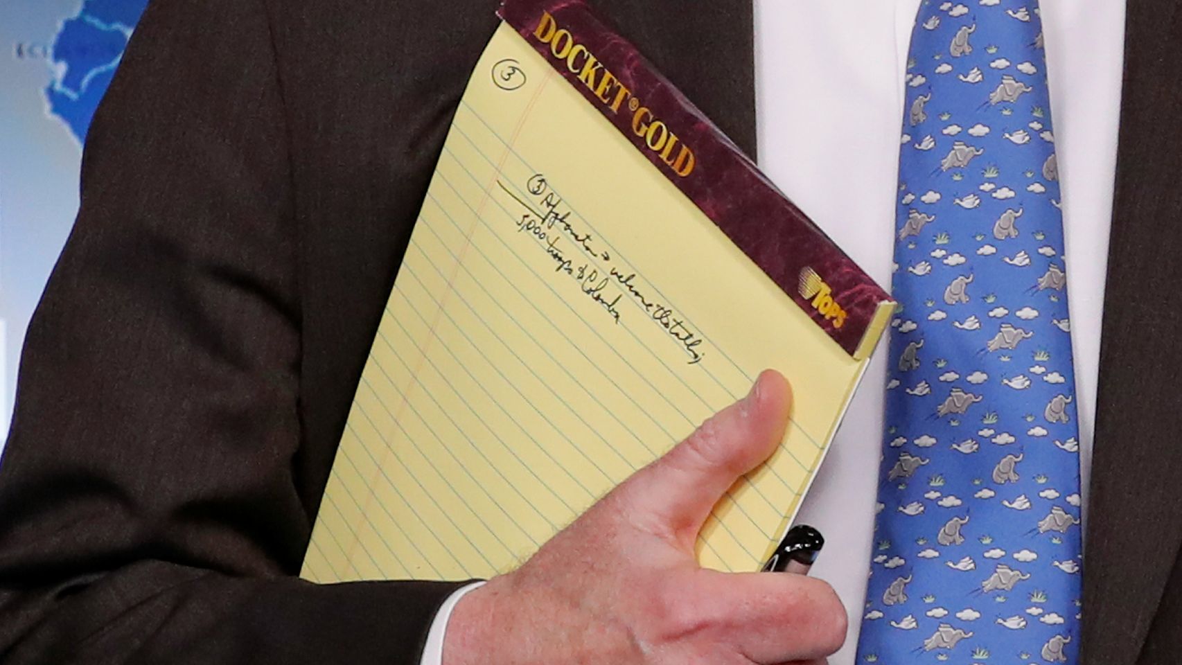 Las notas del asesor de seguridad de Trump.