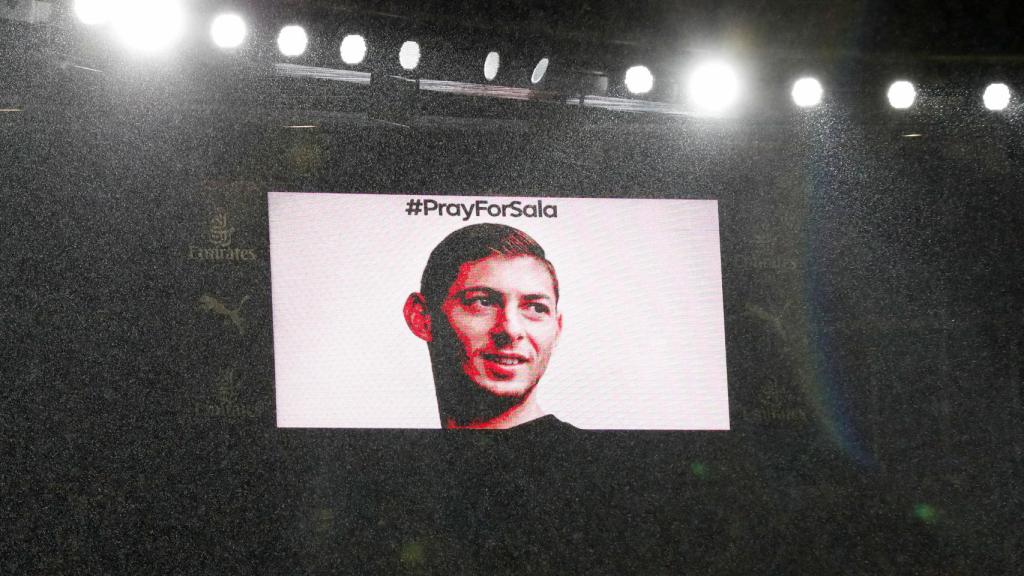 Homenaje a Emiliano Sala en el Arsenal - Cardiff