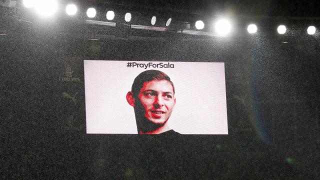 Homenaje a Emiliano Sala en el Arsenal - Cardiff