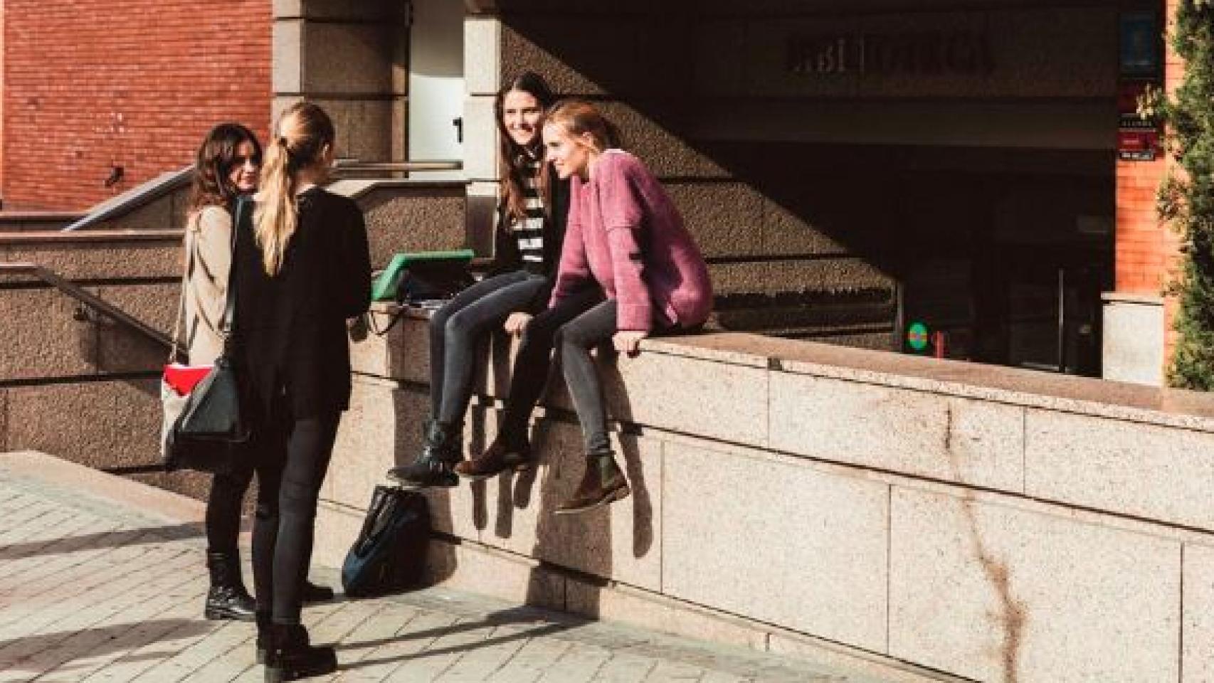 Alumnas de la Universidad CEU San Pablo.