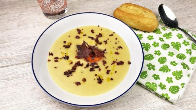 Crema-esparragos-cecina-yema-huevo-curada_destacada