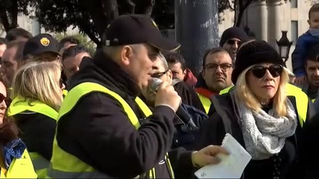 Continúa la huelga del taxi