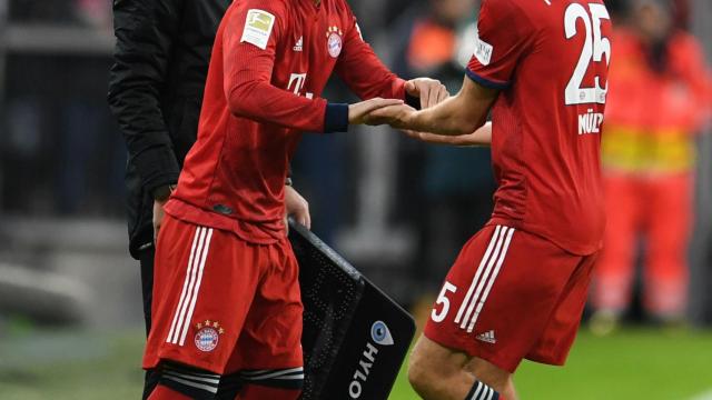 James Rodriguez entrando desde el banquillo