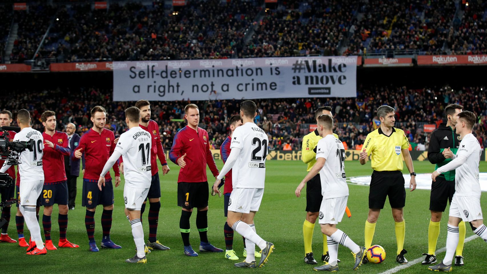 Nueva pancarta independentista en el Camp Nou