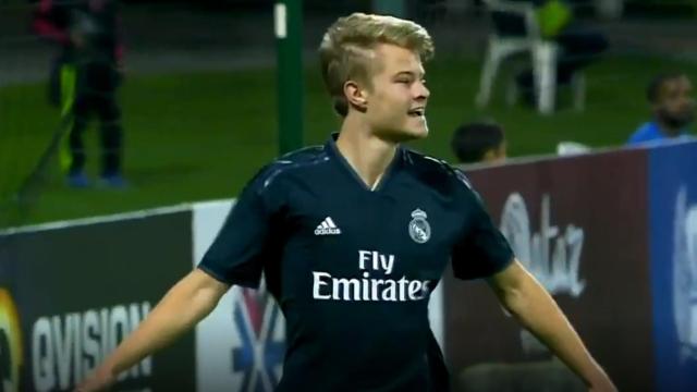 Andri Gudjohnsen celebra un gol del Juvenil C