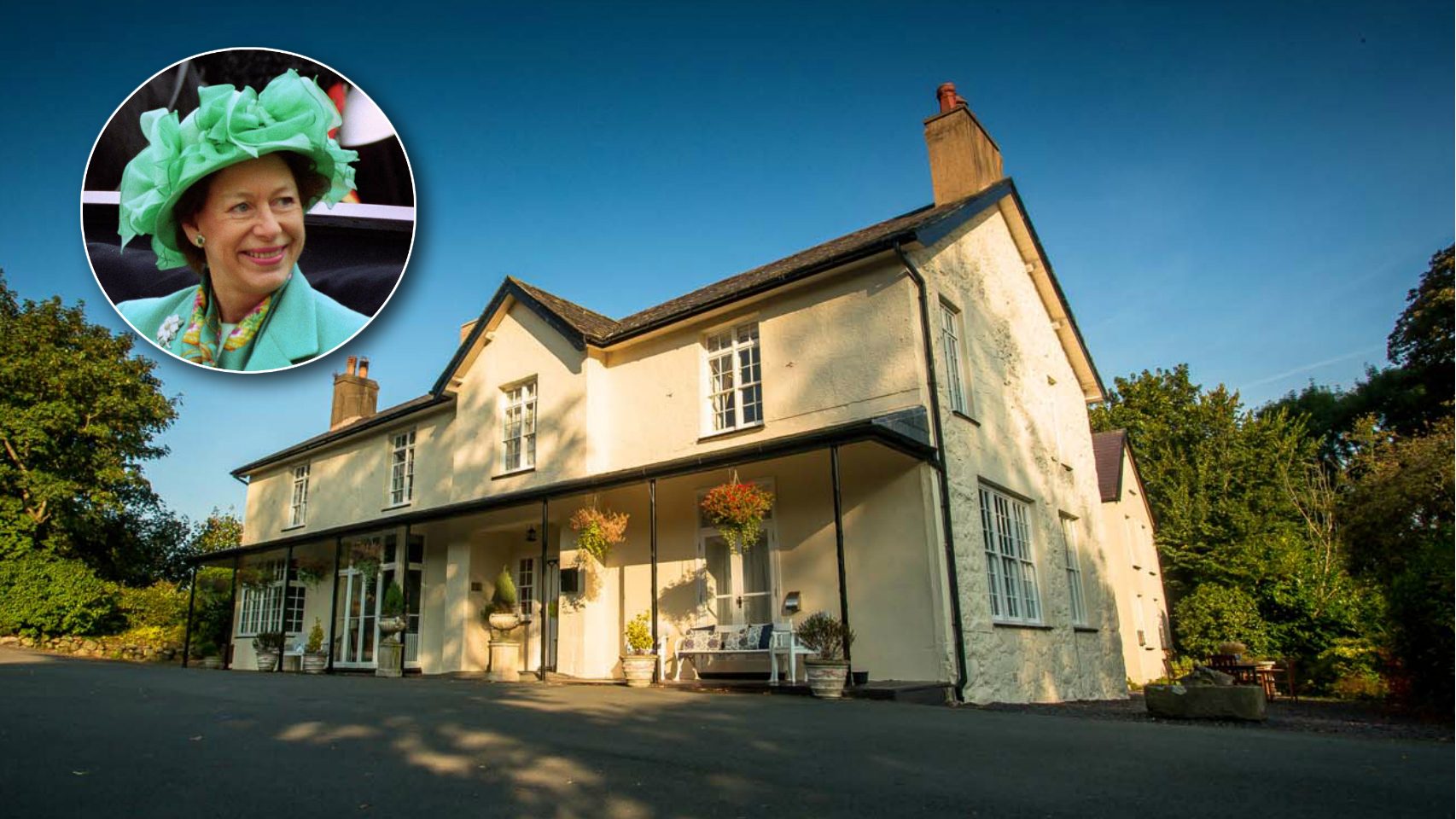 La princesa Margarita en un montaje junto a la casa.