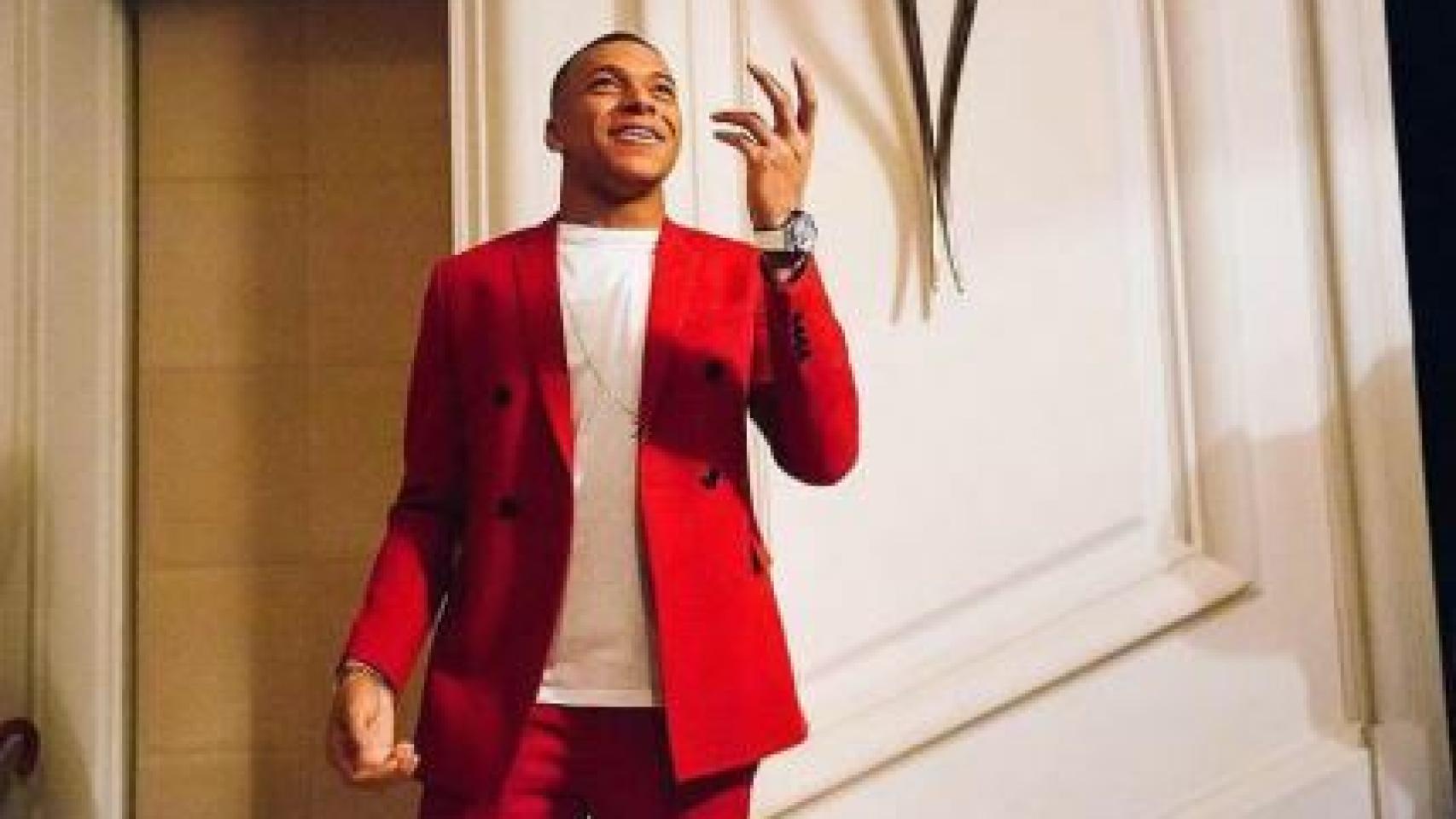 El 'outfit' rojiblanco de Mbappé. Foto: Instagram (@k.mbappe)
