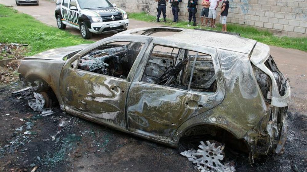 Coche quemado.