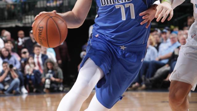 Luka Doncic frente a Charlotte Hornets. Foto: mavs.com