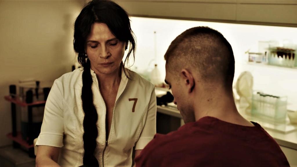 Juliette Binoche y Pattinson en High Life.
