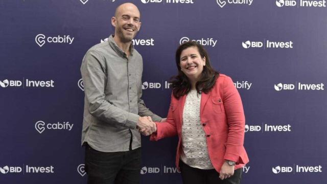 El CEO de Cabify, Juan de Antonio, durante la firma de la ronda de financiación