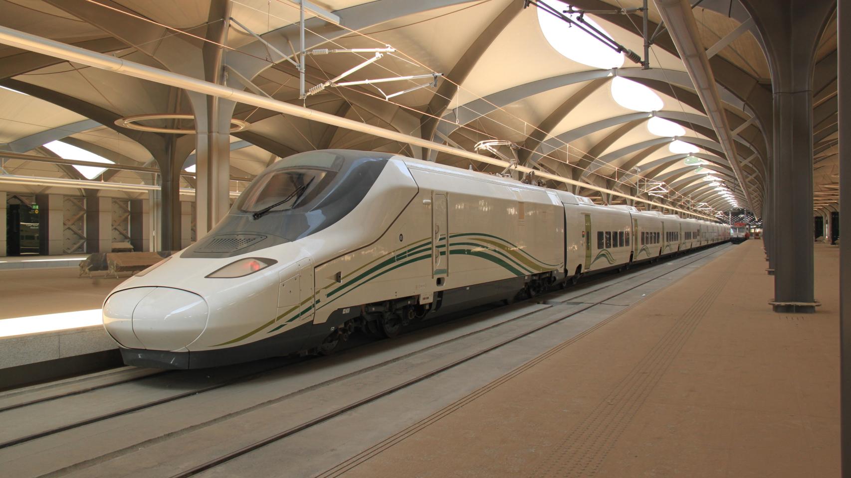 Un tren de Talgo que opera en la línea Meca-Medina.
