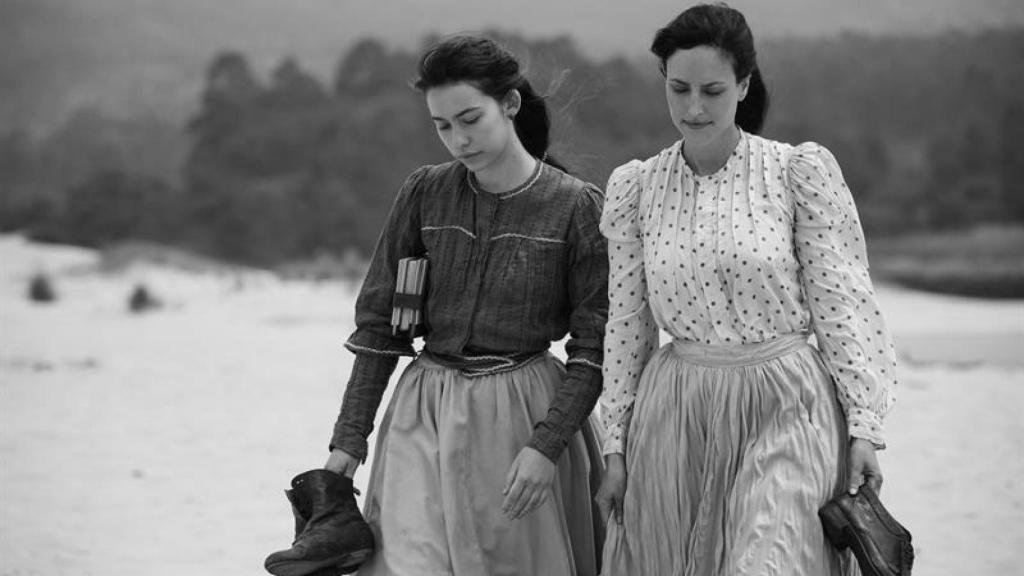 Fotograma de Elisa y Marcela.