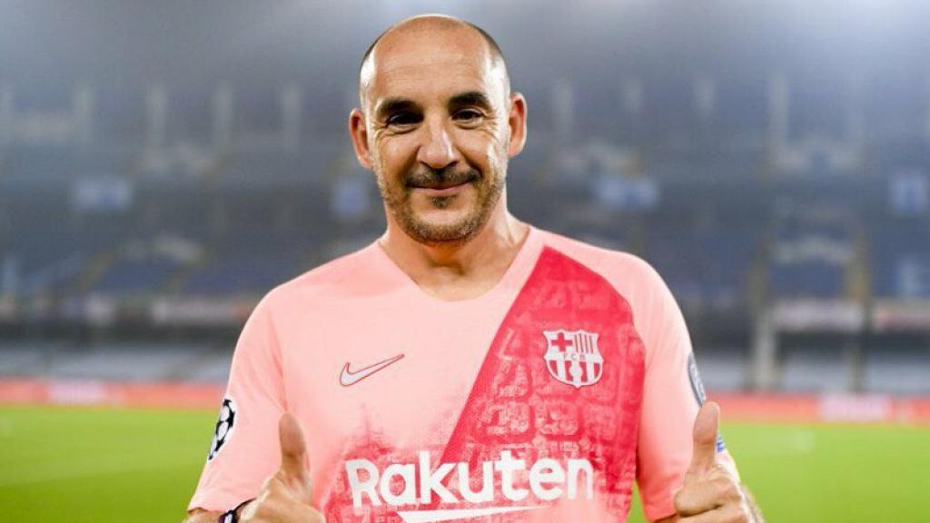 Chapi Ferrer, en un campo de fútbol.