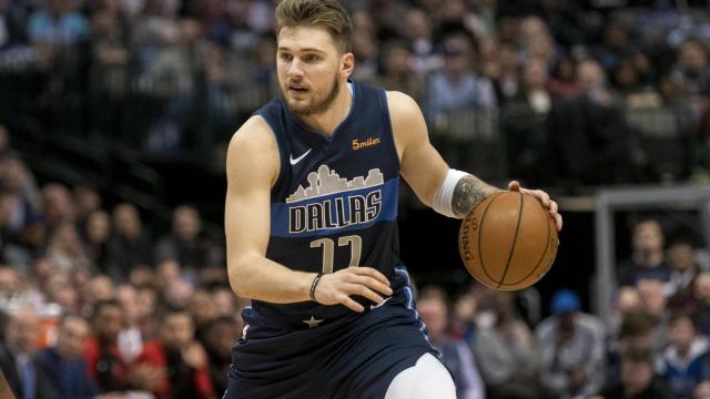 Luka Doncic en un partido con los Dallas Mavericks