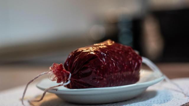 Morcilla vegana elaborada con sangre de la comensal.