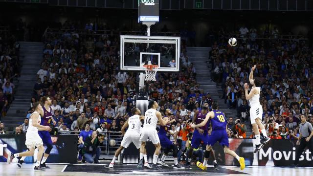 Sergio Llull anota la canasta que fuerza la prórroga
