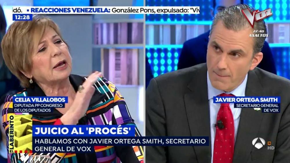 Celia Villalobos y Javier Ortega Smith durante el programa.