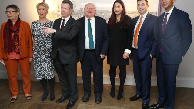 Los siete diputados que abandonan el Partido Laborista.