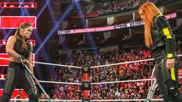 El sangriento asalto entre Ronda Rousey y Becky Lynch a muletazos