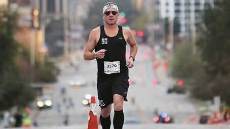 Lance Armstrong corriendo la Maratón de Austin