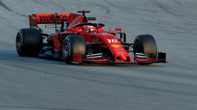 Leclerc con el Ferrari durante los entrenamientos de Montmeló (Barcelona)