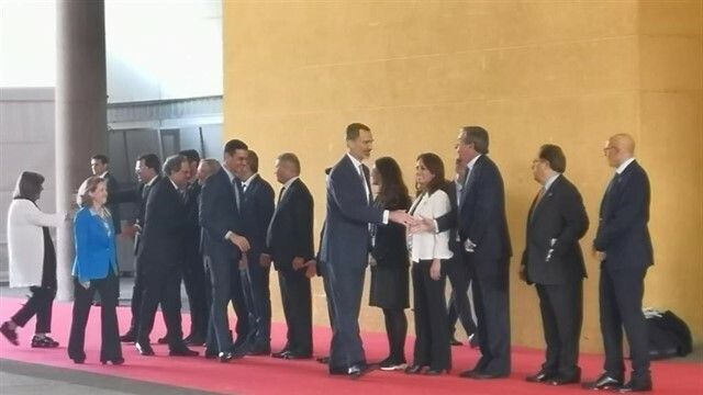 Felipe VI, Sánchez y Torra inauguran el Mobile con el recorrido por la feria