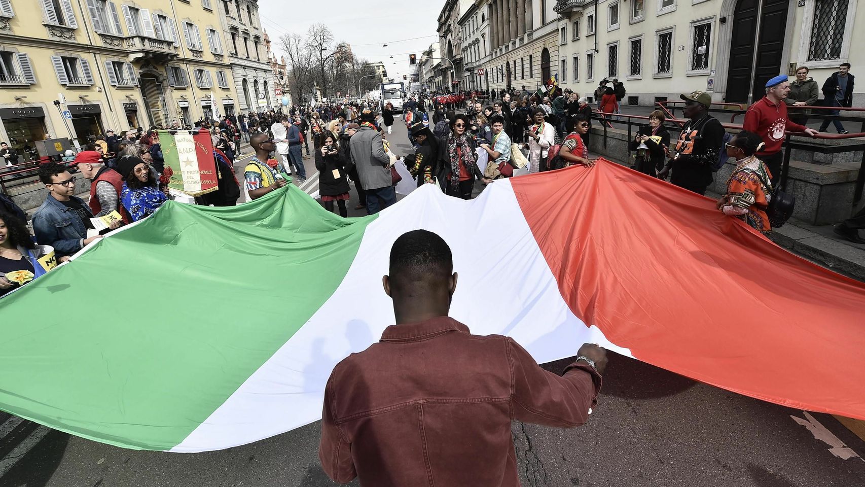 Manifestación por las calles de Milán contra el racismo