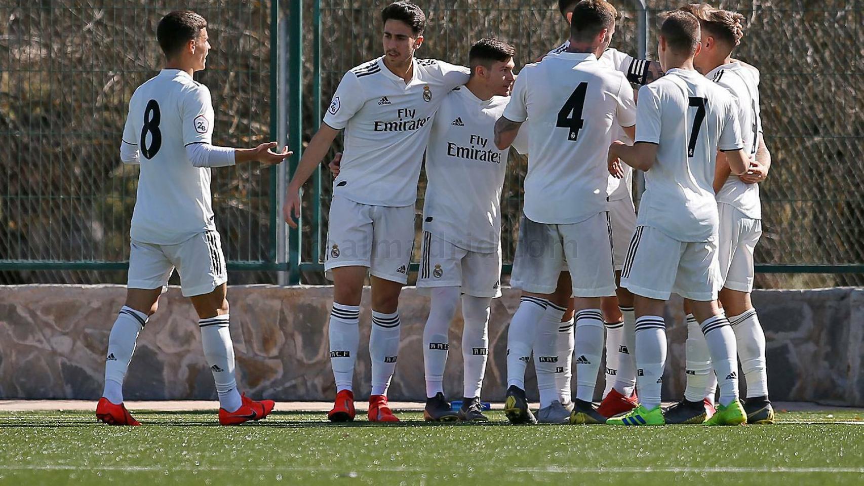 Piña del Castilla para celebrar un gol