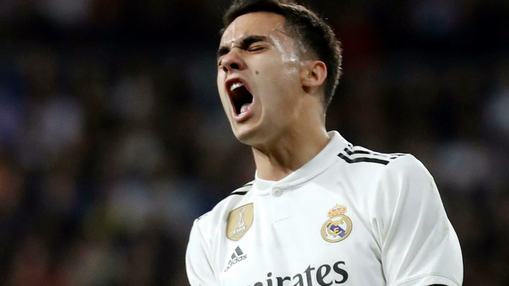 Reguilón se lamenta durante El Clásico