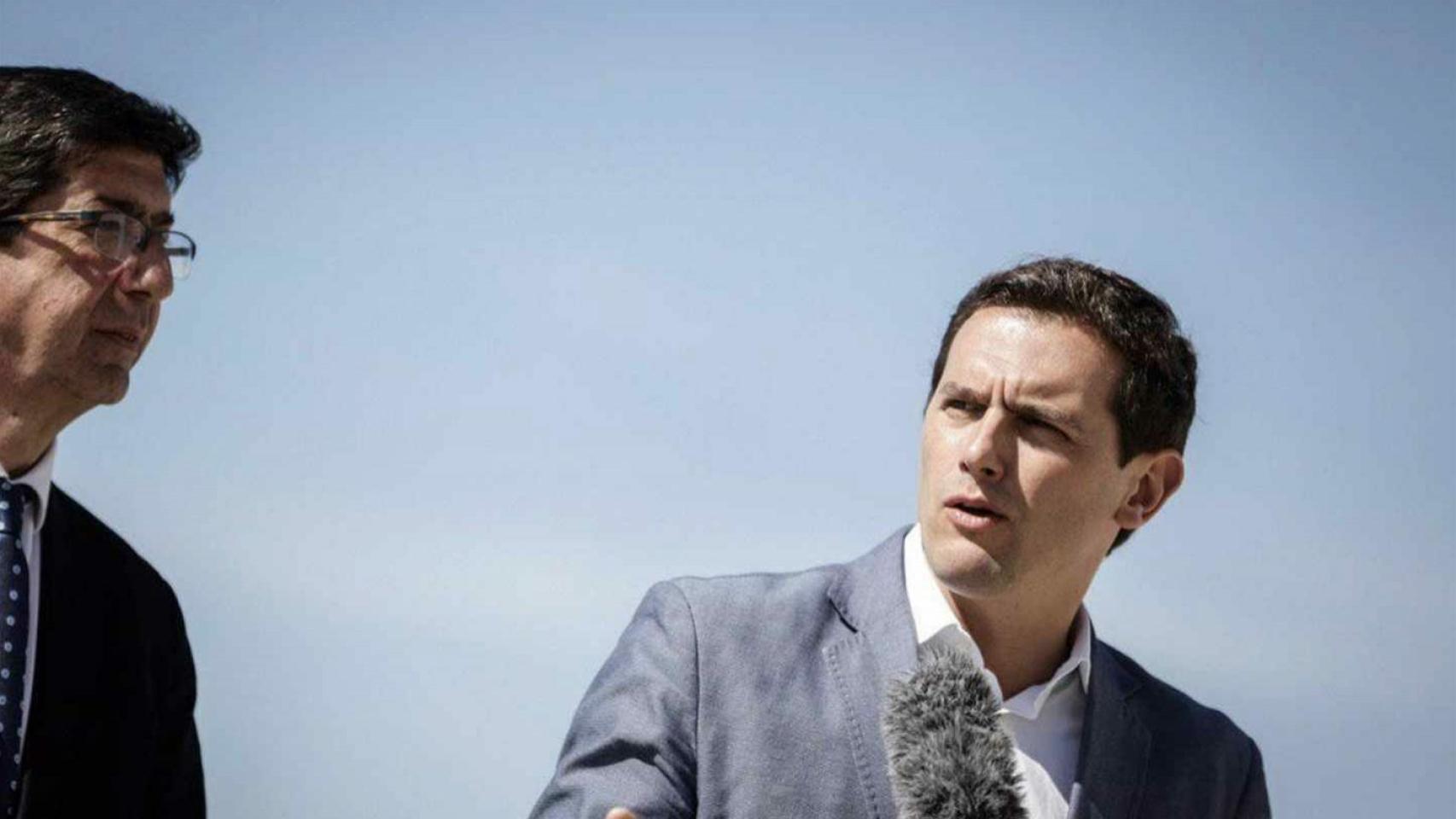 Albert Rivera, acompañado por Juan Marín.