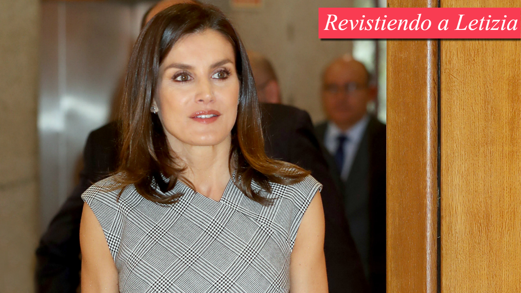 La reina Letizia con vestido estampado de príncipe de Gales en su último acto público.