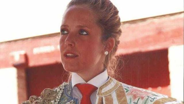 Marta Reillo, vestida de luces, en la plaza de Fuentidueña de Tajo