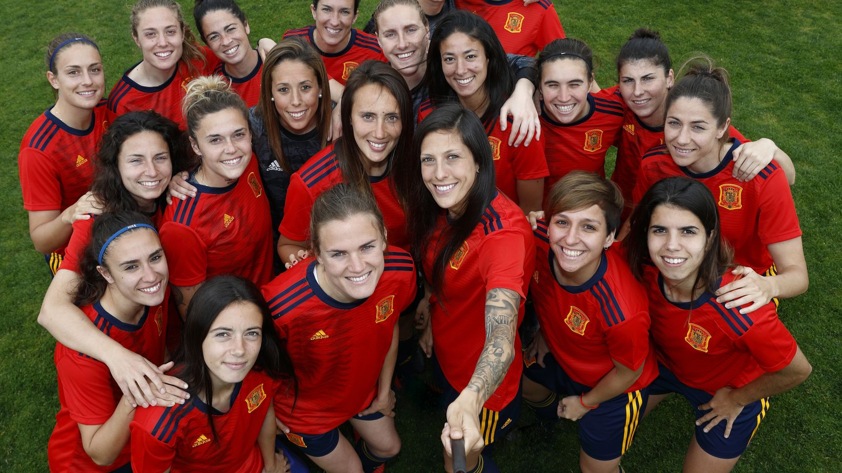 Así es la nueva camiseta de la selección española femenina en el Día Internacional de la Mujer