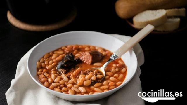 Potaje de alubias con chorizo en olla lenta o slow cooker