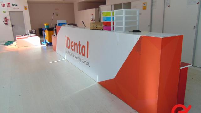 Mobiliario intervenido a iDental que ahora mismo se encuentra bajo subasta.