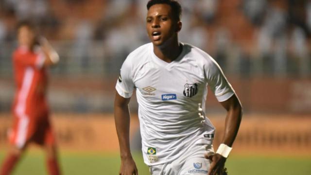 Rodrygo celebra un gol con el Santos. Foto: Twitter (@SantosFC)