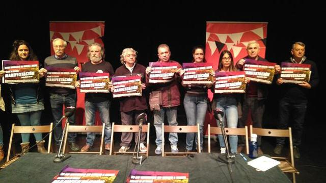 Representantes de asociaciones madrileñas convocantes de la manifestación separatista del 16-M, en el Teatro del Barrio de Madrid.