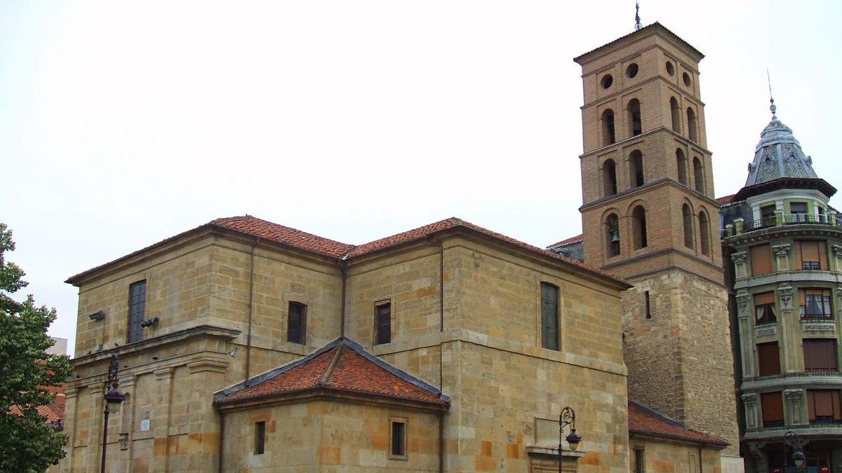 Iglesia de San Marcelo, donde descansan los restos de San Ramiro, en León