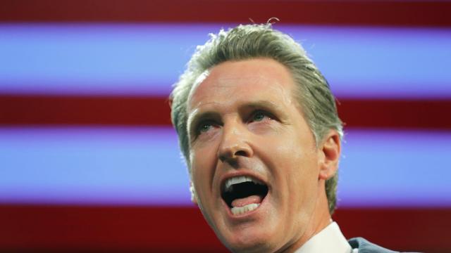 Las leyes firmadas por el gobernador Gavin Newsom entrarán en vigor en los siguientes meses y parte del 2026.