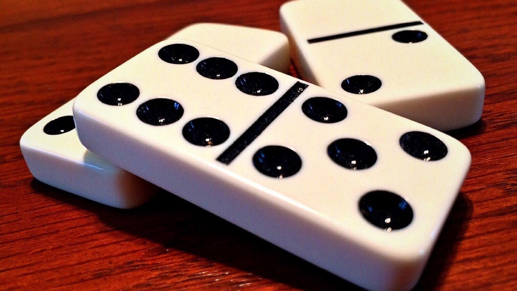 Juega al dominó y desarrolla tus habilidades matemáticas