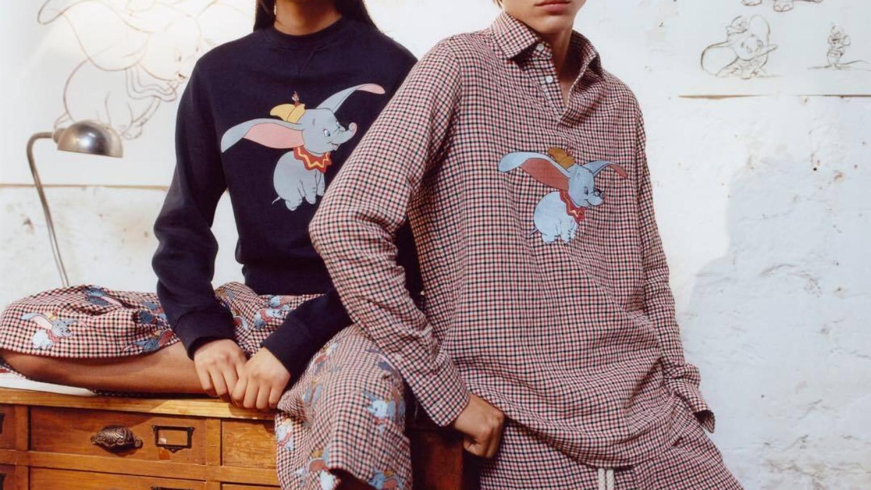 Algunos modelos presentando la colección de Loewe.