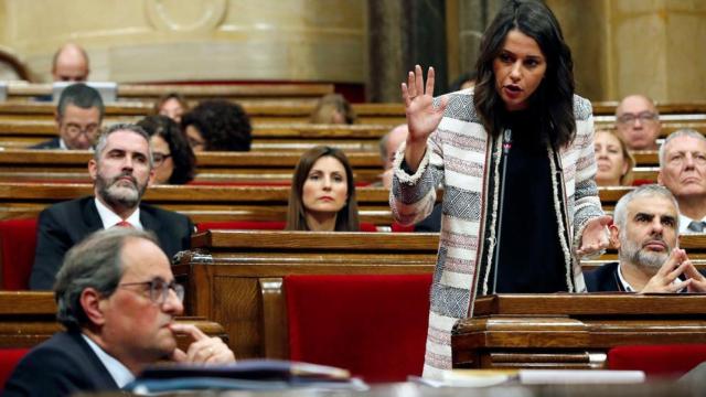 Cs denuncia a Torra ante la Fiscalía por no retirar los lazos amarillos