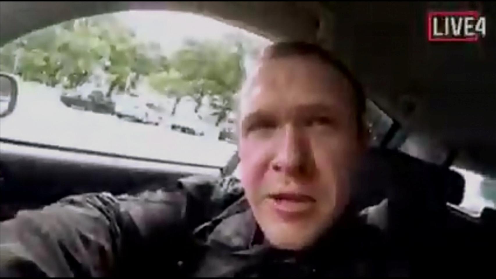 Una imagen tomada por un atacante y publicada en vivo en línea a medida que se desarrollaba el ataque.